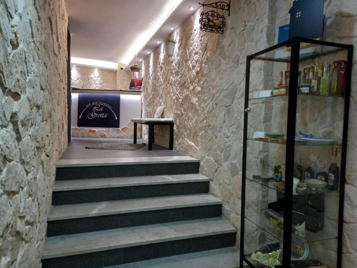ניקולוסי B&B La Grotta מראה חיצוני תמונה