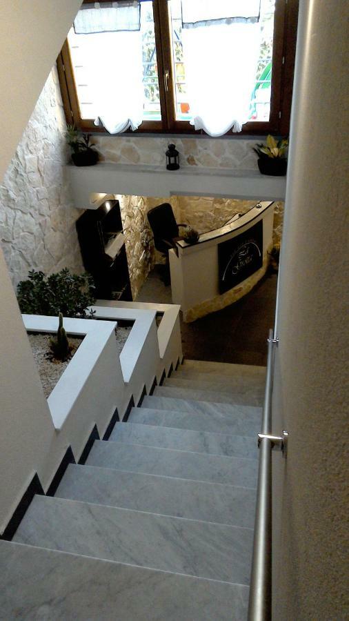 ניקולוסי B&B La Grotta מראה חיצוני תמונה