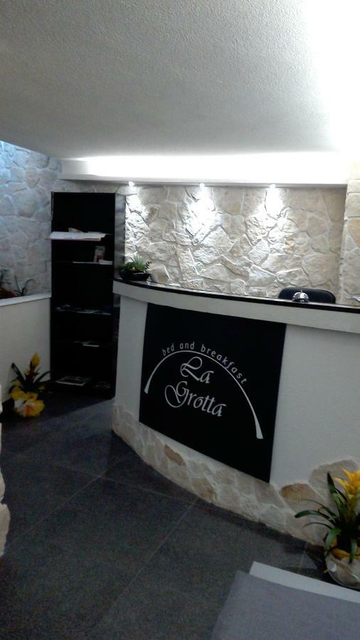 ניקולוסי B&B La Grotta מראה חיצוני תמונה