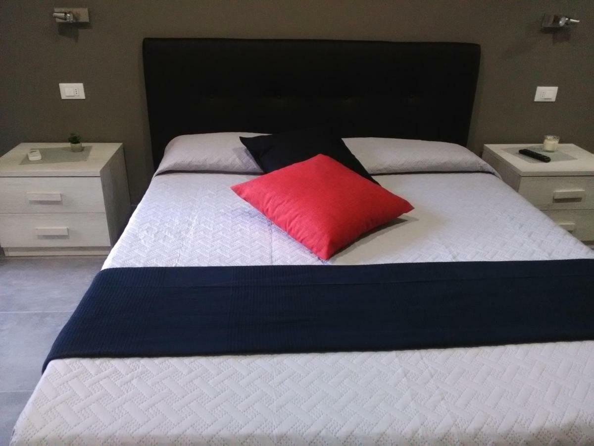 ניקולוסי B&B La Grotta מראה חיצוני תמונה