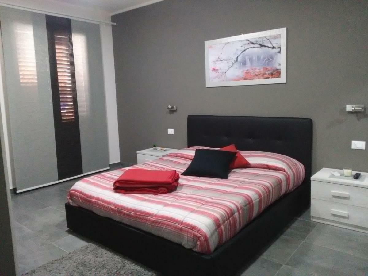 ניקולוסי B&B La Grotta מראה חיצוני תמונה