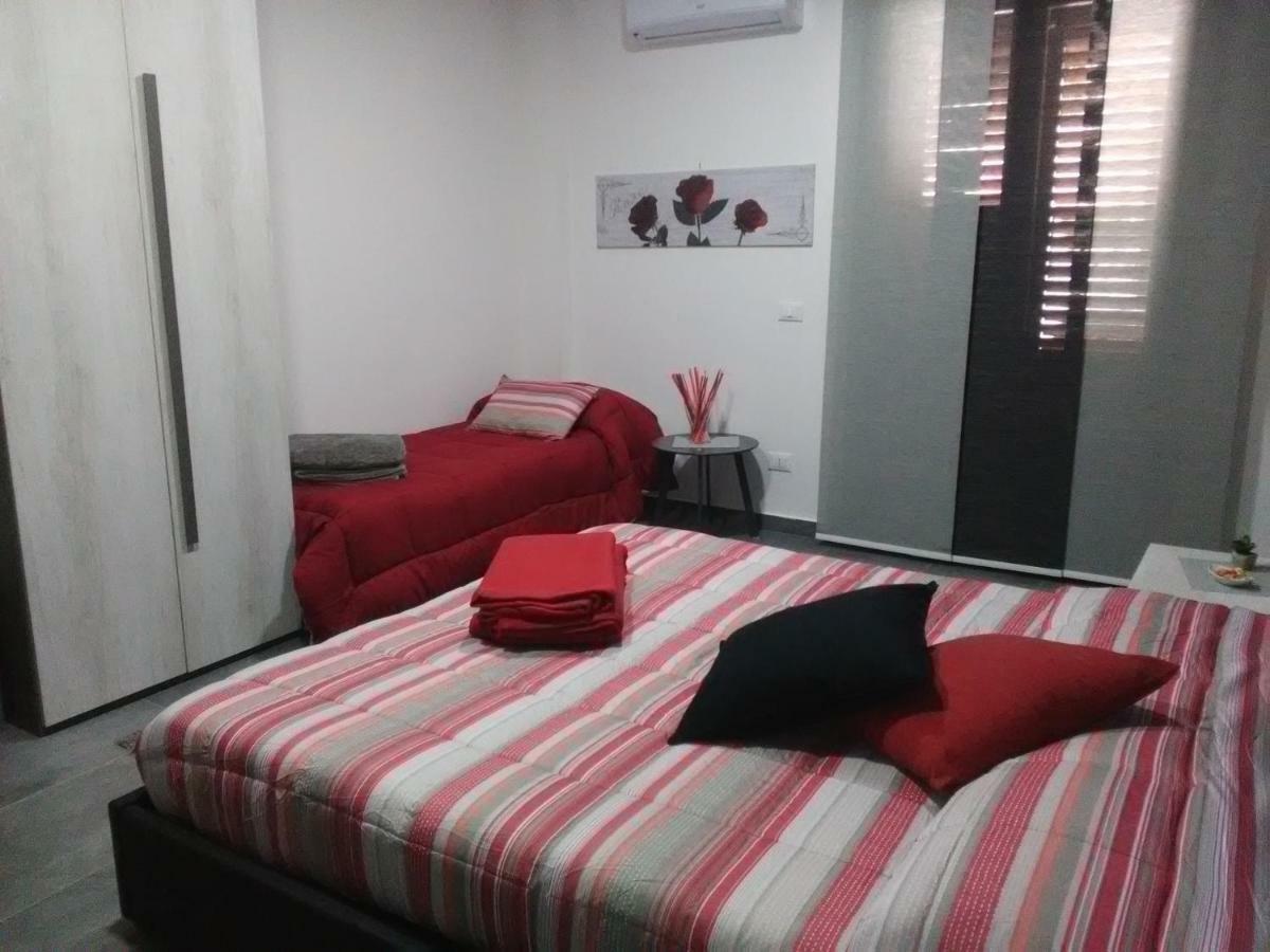 ניקולוסי B&B La Grotta מראה חיצוני תמונה